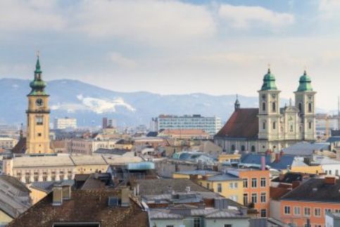 Gebäudereinigung Linz - Stadtbild von Linz aus der Vogelperspektive - Clean Team